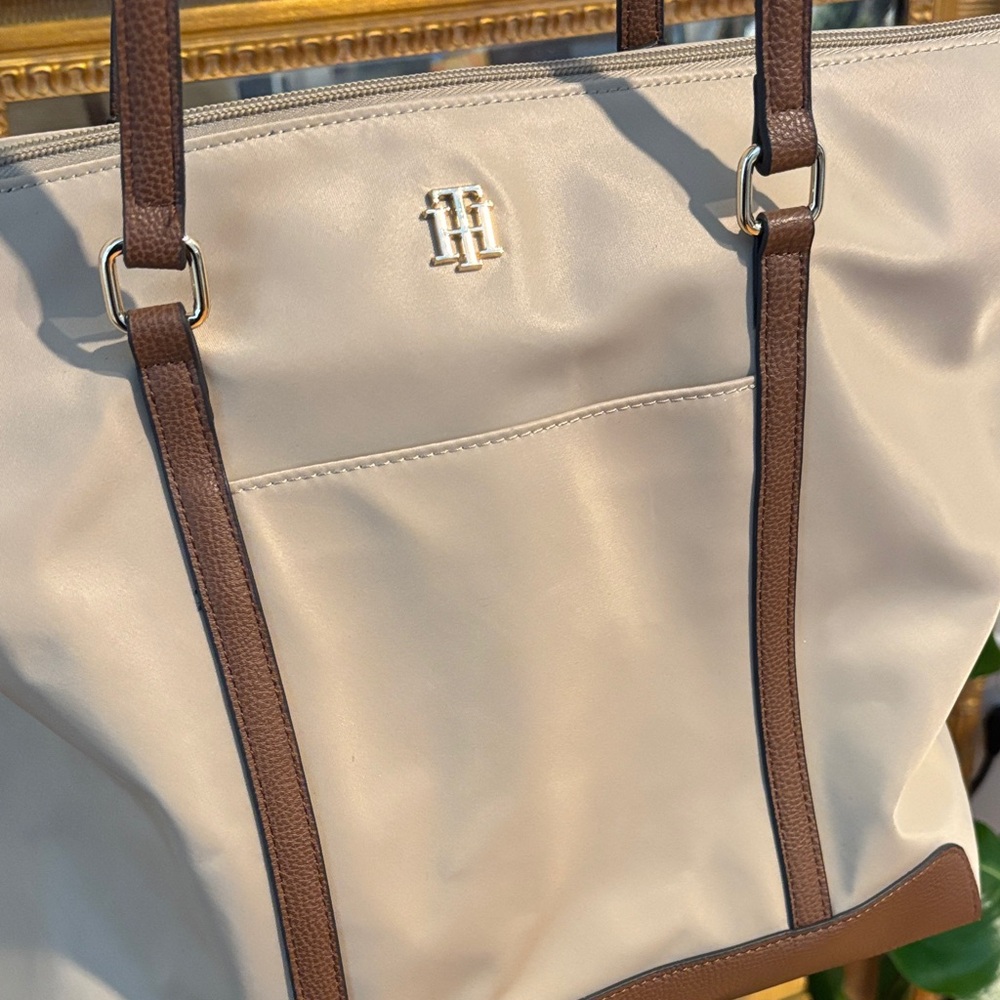 Cream and Brown Tommy Hillfiger Tote Bag - Picture 6 of 9